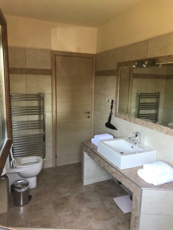 M Varkes Villa Nea Moudania Exterior foto